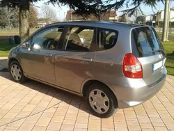 Grigio Usata 2005 Honda Jazz Due volumi | 4900 € (Molto cara)