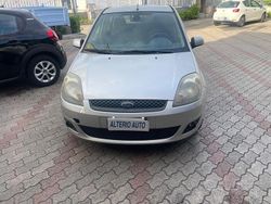 Grigio Usata 2008 Ford Fiesta Ghia Due volumi | 3499 €