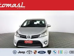 Argento Usata 2017 Toyota Verso Active Monovolume | 13.990 € (Cara)