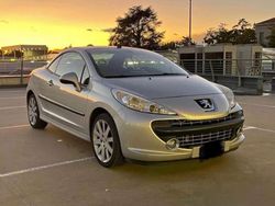 Argento Usata 2008 Peugeot 207 CC Cabrio | 5500 € (Buon prezzo)