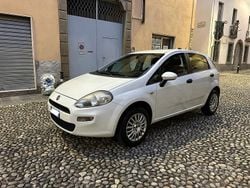 Bianco Usata 2015 Fiat Punto Lounge Due volumi | 2500 € (Buon prezzo)