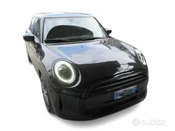 Nero Usata 2023 Mini Cooper Due volumi | 25.980 € (Buon prezzo)