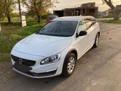 Bianco Usata 2016 Volvo V60 CC Station wagon | 13.999 € (Buon prezzo)