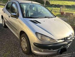 Usata 2000 Peugeot 206 Tre volumi | 800 € (Ottimo prezzo)