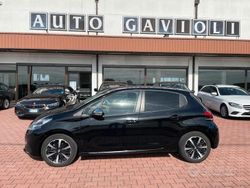 Nero Usata 2019 Peugeot 208 Signature Sky Due volumi | 13.999 € (Cara)