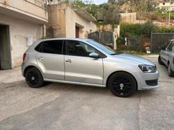 Grigio Usata 2013 VW Polo Comfortline Tre volumi | 5900 € (Buon prezzo)
