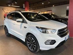 Bianco Usata 2020 Ford Kuga ST-Line SUV | 20.900 € (Buon prezzo)