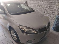 Usata 2012 Kia Ceed Platinum Due volumi | 2066 € (Super prezzo)