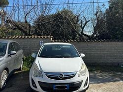 Bianco Usata 2013 Opel Corsa Due volumi | 2500 € (Ottimo prezzo)