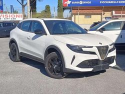 Bianco Nuova 2025 Alfa Romeo Junior SUV | 29.200 € (Buon prezzo)