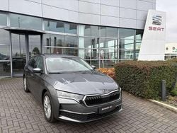 Grigio Usata 2024 Skoda Octavia Executive Station wagon | 26.900 € (Buon prezzo)