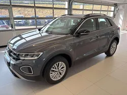 Nero Usata 2023 VW T-Roc Life SUV | 24.890 € (Buon prezzo)