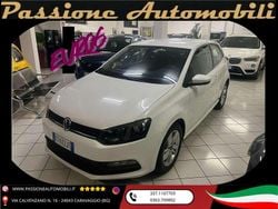 Bianco Usata 2015 VW Polo Comfortline Tre volumi | 5890 € (Ottimo prezzo)
