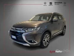 Grigio Usata 2017 Mitsubishi Outlander Instyle SUV | 11.950 € (Buon prezzo)