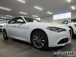 Bianco Usata 2021 Alfa Romeo Giulia Tre volumi | 26.900 € (Buon prezzo)