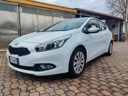 Bianco Usata 2012 Kia Ceed Active Due volumi | 4990 € (Buon prezzo)