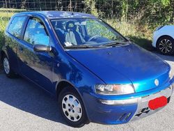 Usata 2002 Fiat Punto Feel Due volumi | 1200 € (Buon prezzo)