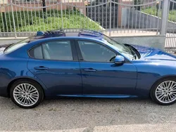 Blu/azzurro Usata 2017 Alfa Romeo Giulia Super Tre volumi | 19.100 € (Buon prezzo)