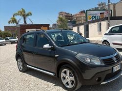 Nero Usata 2012 Dacia Sandero Stepway Tre volumi | 5500 € (Buon prezzo)