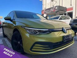 Giallo Usata 2020 VW Golf Life Tre volumi | 21.500 € (Buon prezzo)