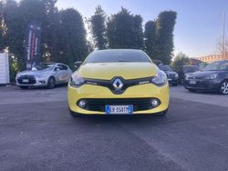 Giallo Usata 2013 Renault Clio IV Tre volumi | 3450 € (Buon prezzo)