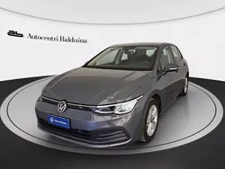 Dolphin grey Usata 2020 VW Golf VIII Life Tre volumi | 19.500 € (Buon prezzo)