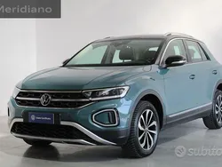 Blu/azzurro Usata 2022 VW T-Roc Style SUV | 24.500 € (Buon prezzo)