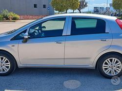 Grigio Usata 2018 Fiat Punto Tre volumi | 8500 € (Cara)
