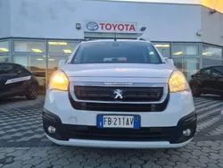 Bianco Usata 2015 Peugeot Partner Active Monovolume | 9800 € (Molto cara)