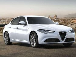 Rosso Usata 2024 Alfa Romeo Giulia Veloce Tre volumi | 49.400 € (Molto cara)