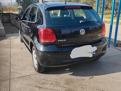 Nero Usata 2014 VW Polo Comfortline Tre volumi | 3500 € (Buon prezzo)