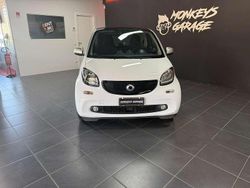 Bianco Usata 2017 Smart ForTwo Coupé Prime Due volumi | 12.900 € (Buon prezzo)