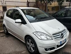 Bianco Usata 2011 Mercedes A180 Tre volumi | 1500 € (Super prezzo)