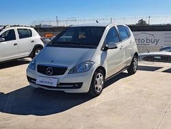 Bianco Usata 2011 Mercedes A160 Style Tre volumi | 3900 € (Ottimo prezzo)