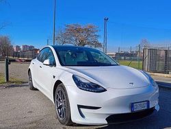 Usata 2021 Tesla Model 3 Tre volumi | 24.900 € (Buon prezzo)