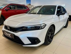 Platinum white pearl Nuova 2025 Honda Civic Sport Tre volumi | 31.900 € (Buon prezzo)