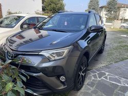 Usata 2016 Toyota RAV4 Hybrid Style SUV | 17.000 € (Buon prezzo)