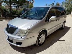 Grigio chiaro met. Usata 2005 Lancia Phedra Monovolume | 3800 € (Buon prezzo)