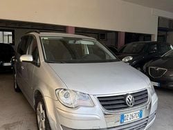 Grigio Usata 2009 VW Touran Conceptline Monovolume | 3500 € (Buon prezzo)