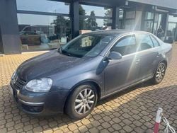 Grigio Usata 2009 VW Jetta United Tre volumi | 3500 €