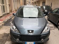 Grigio Usata 2007 Peugeot 307 Due volumi | 2700 € (Molto cara)