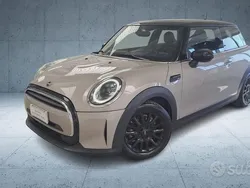 Grigio / pastello Usata 2021 Mini Cooper Classic Due volumi | 19.900 € (Buon prezzo)