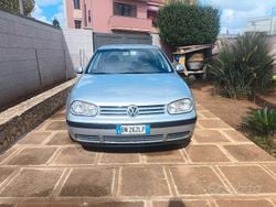 Argento Usata 2000 VW Golf IV Tre volumi | 3000 € (Molto cara)
