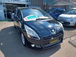 Nero Usata 2010 Peugeot 5008 Premium Monovolume | 5350 € (Buon prezzo)