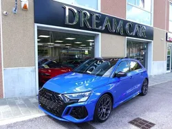 Blu/azzurro Usata 2023 Audi RS3 Performance Due volumi | 77.490 € (Buon prezzo)
