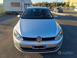 Argento Usata 2016 VW Golf VII Comfortline Tre volumi | 9000 € (Super prezzo)
