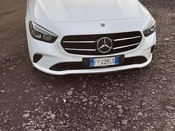 Bianco Usata 2019 Mercedes B180 Executive Monovolume | 16.499 € (Ottimo prezzo)
