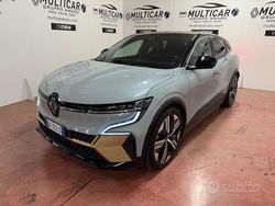 Grigio Usata 2022 Renault Megane E-Tech Iconic SUV | 25.900 € (Buon prezzo)