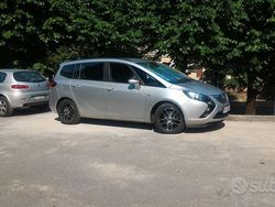 Grigio Usata 2013 Opel Zafira Tourer Monovolume | 3999 € (Buon prezzo)