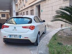 Bianco Usata 2011 Alfa Romeo Giulietta Tre volumi | 3300 € (Buon prezzo)